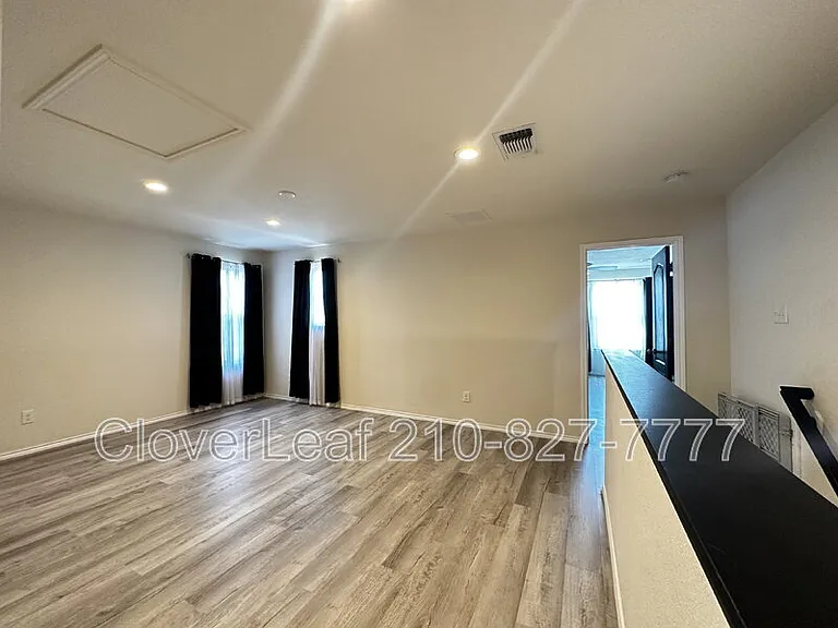 2606 Bluff Xing — Photo 21