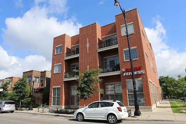 1st image of 4006 N Kilbourn Ave #B3