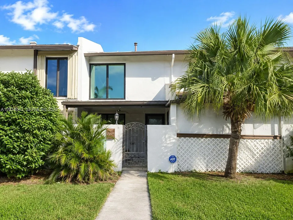 6521 SW 114th Ave #-