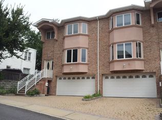 229 Crescent Ln, Cliffside Park, NJ 07010