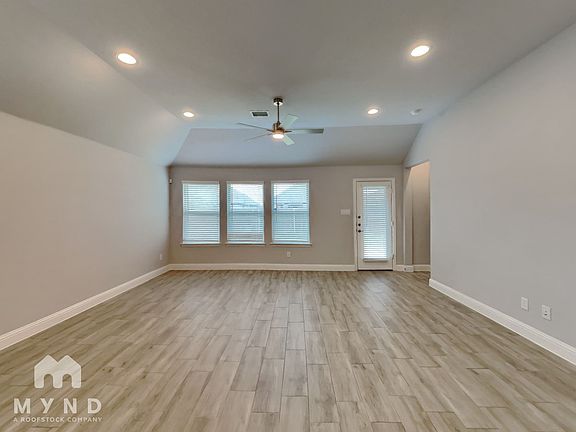 2nd image of 552 Bradley Dr