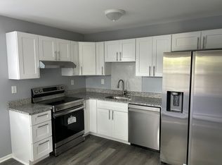 11 Hawkins St, Derby, CT 06418