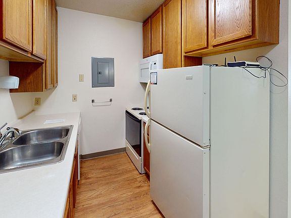 2nd image of 1502 Dakota Dr N APT 9