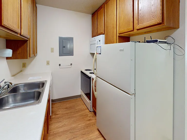 Park Place West Apartments — Photo 13