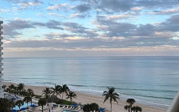 5th image of 4100 Galt Ocean Drive #904
