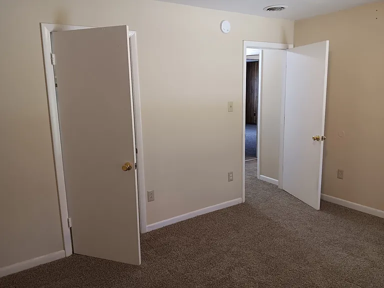 1151 Lawrence Rd — Photo 11