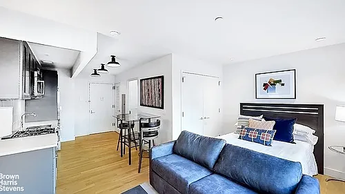 180 Franklin Ave Photo 1