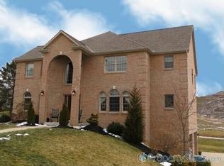 405 Greyhawk Cir, Venetia, PA
