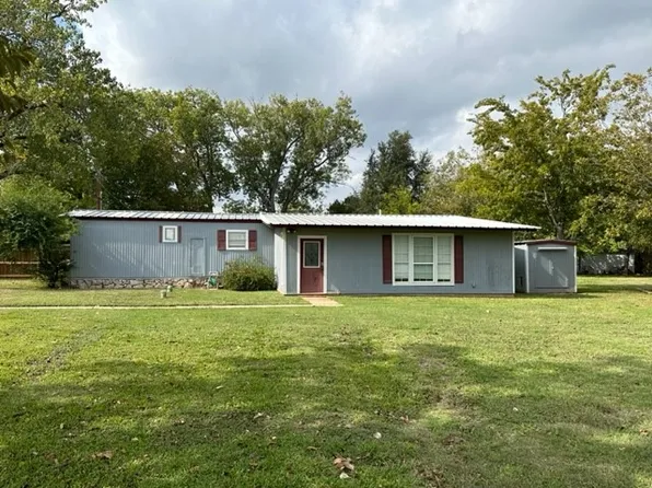 1700 E Apache Trl, Granbury, TX 76048