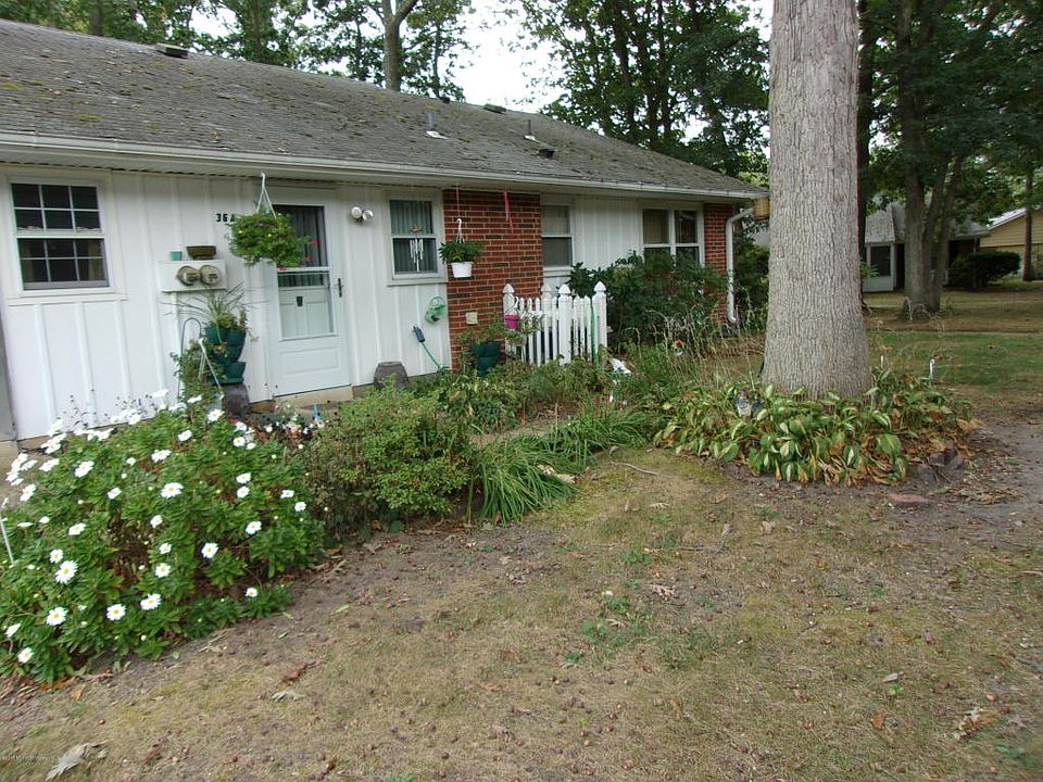 1st image of 36A Cambridge Ct #100A