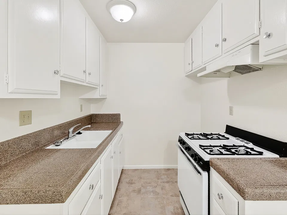 Monteclaire Apartments