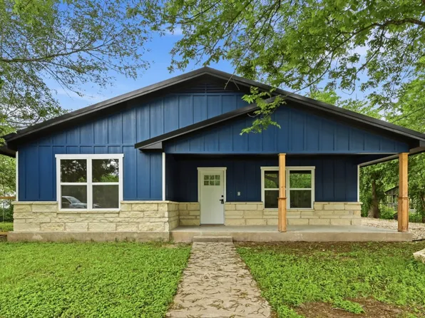 827 Clearfork St, Lockhart, TX 78644
