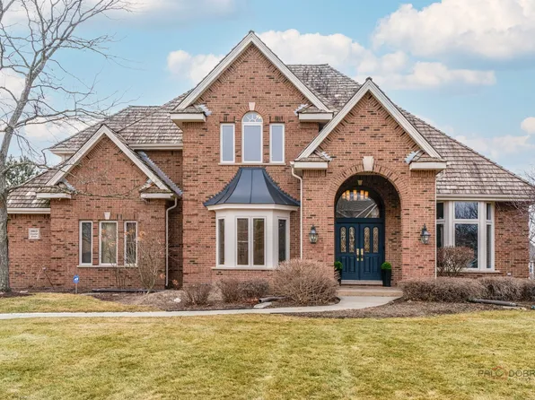 14615 S Somerset Cir, Libertyville, IL 60048