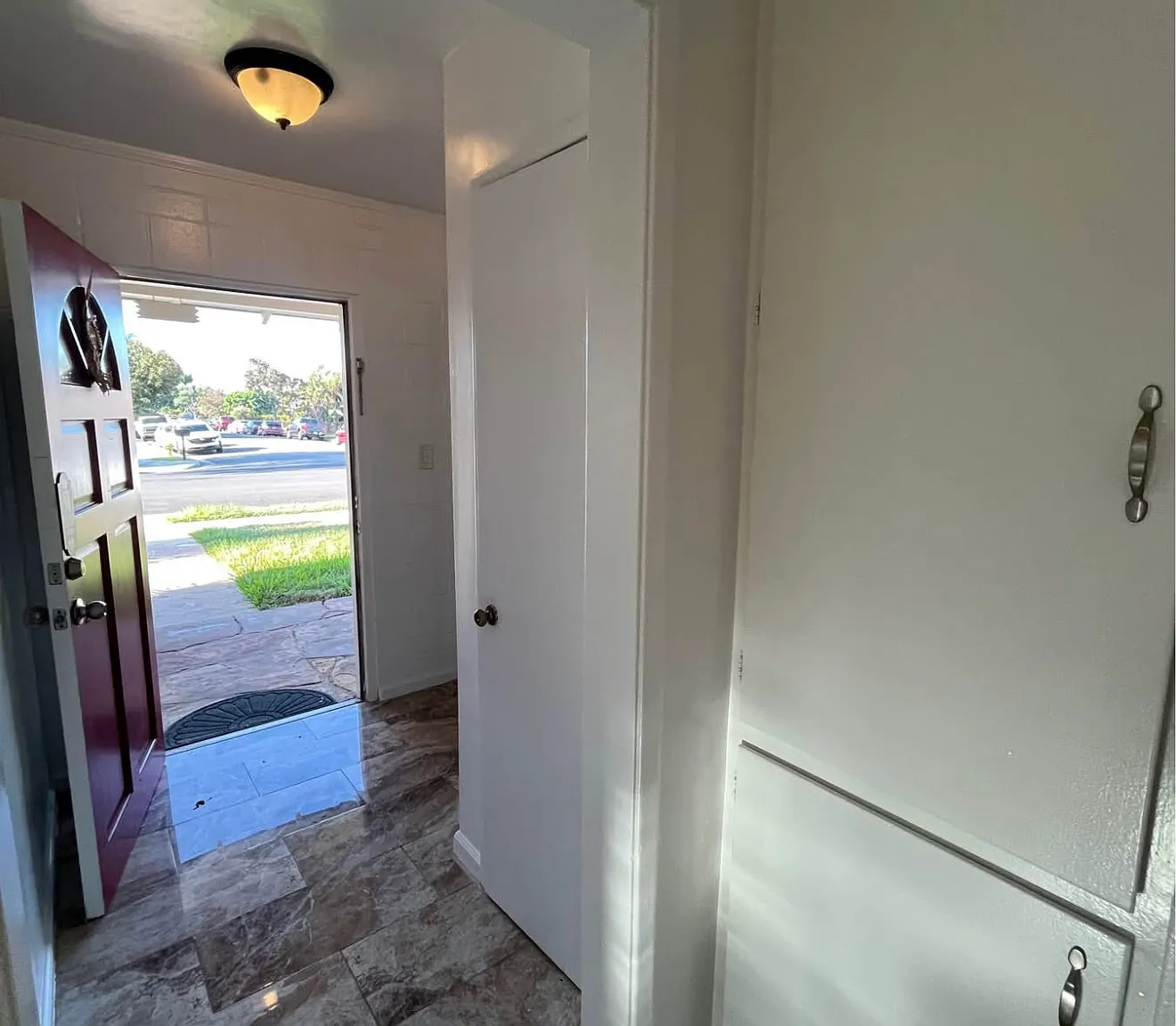 200 W Elm St — Photo 4