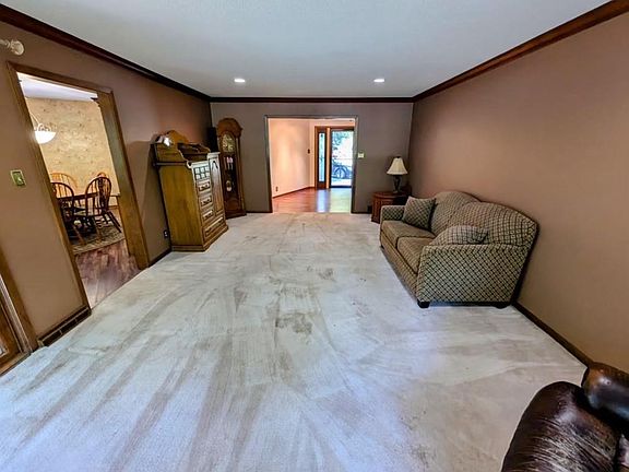 4th image of 37 Stonecrest Dr