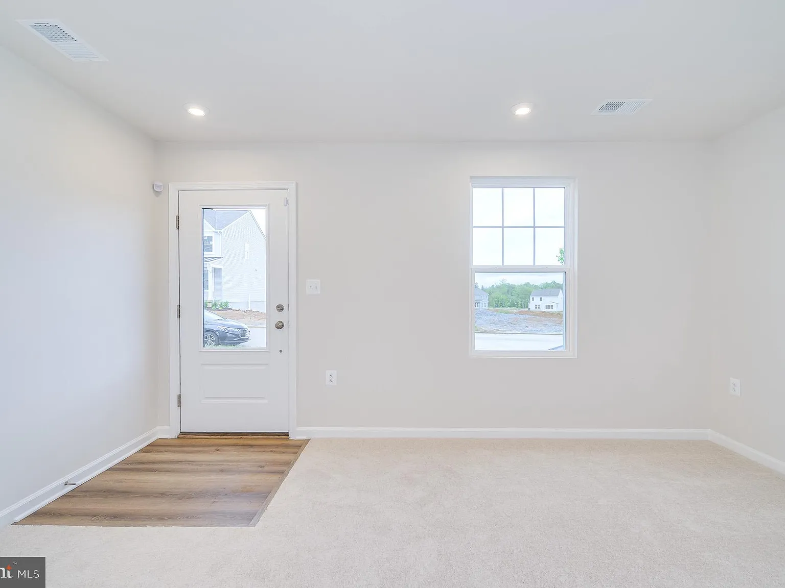 2 bed, 2.5 bath, 1386 sqft, $1,795 — Photo 3