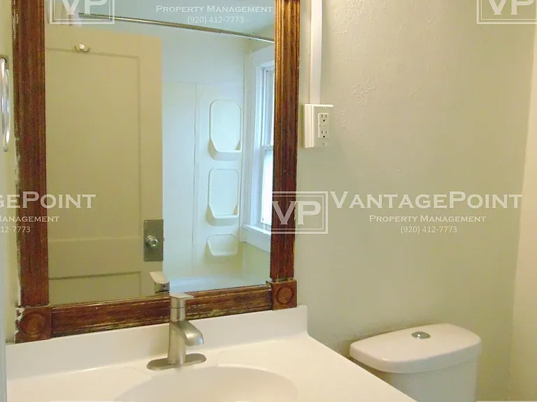 1146 E Walnut St #C — Photo 7
