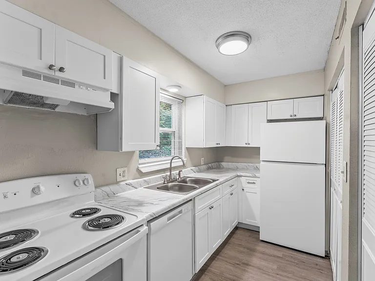 East Ridge Flats and Townhomes — Photo 13