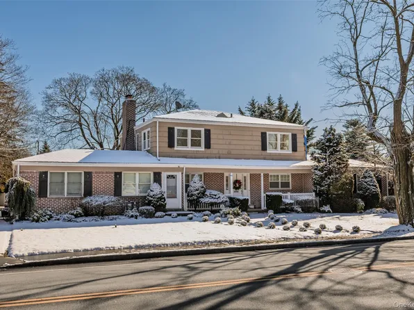 467 Hempstead Avenue, Rockville Centre, NY 11570