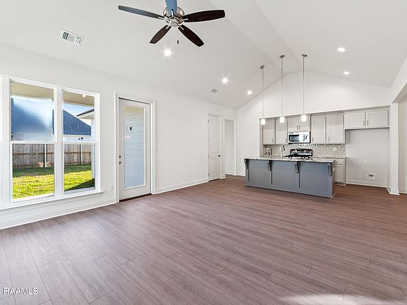3rd image of 113 Bijou Dr
