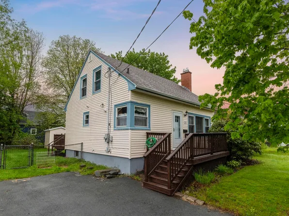 32 Farquharson St, Halifax, NS B2W 1T3
