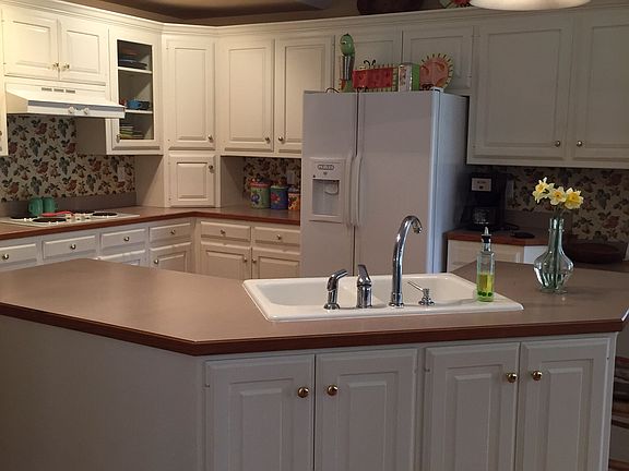 3rd image of 1608 Millcreek Dr