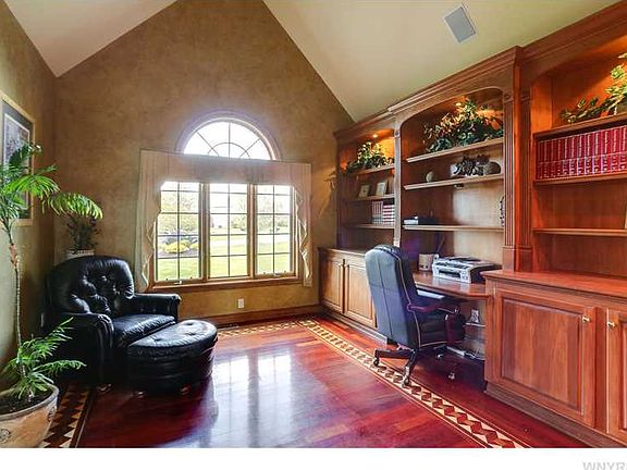 4th image of 8202 Golden Oak Cir