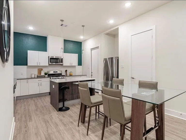 10211 Las Nubes Ave — Photo 5
