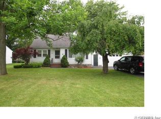 1343 Summit Dr, Newark, NY 14513