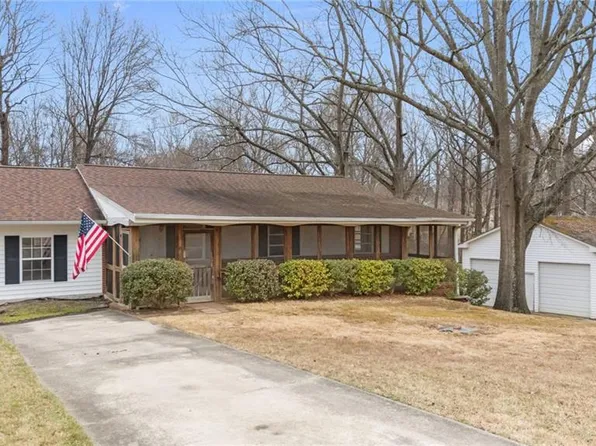 2307 Joy Dr, Jamestown, NC 27282