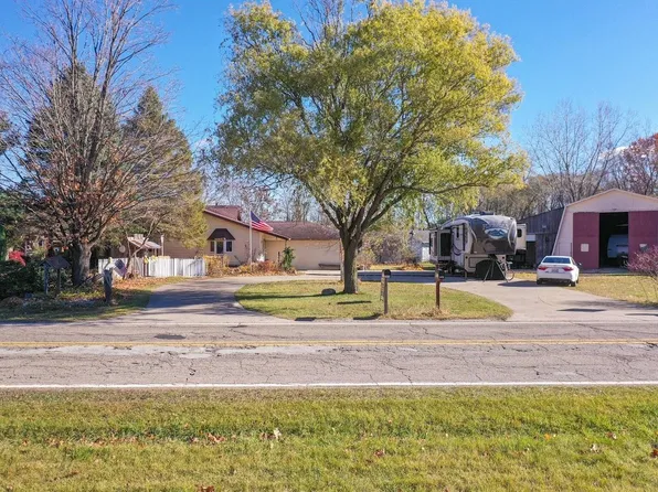 5078 Castle Rd, Otter Lake, MI 48464