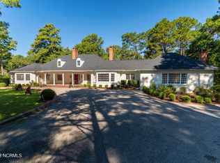 921 Yadkin Rd, Southern Pines, NC 28387