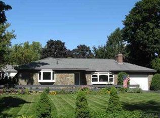 19 Ross Ct, Loudonville, NY 12211