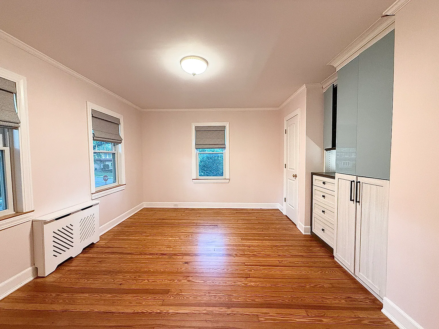 4 bed, 2292 sqft, $6,800 — Photo 3