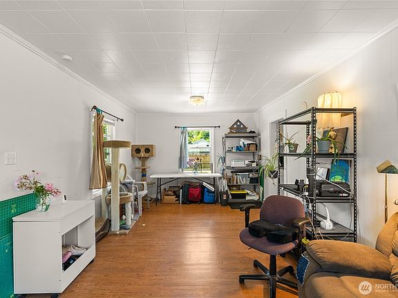 4th image of 921 Ramer Avenue