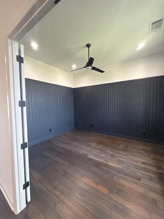 5 bed, 5.5 bath, 4628 sqft, $7,200 — Photo 2