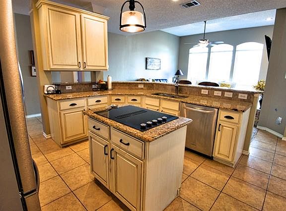 5th image of 934 Kingwood Cir