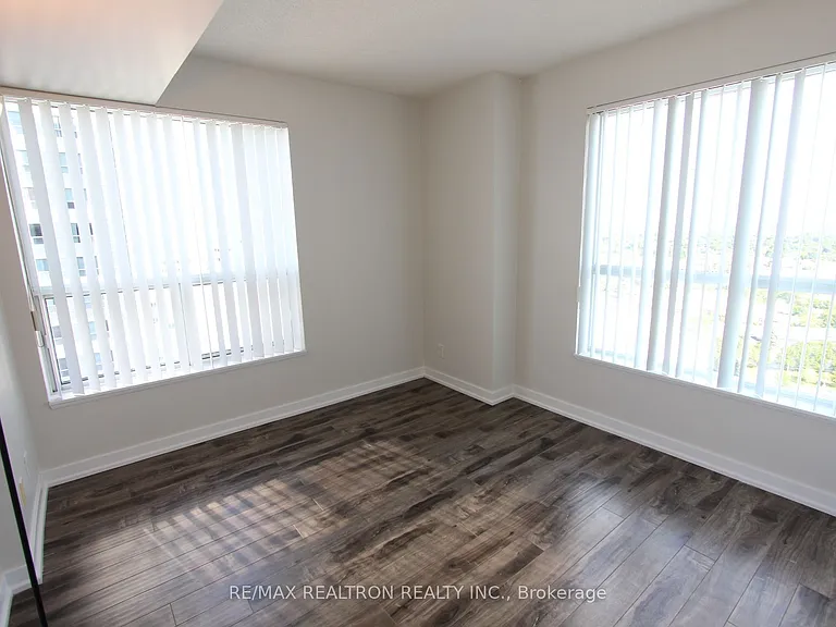 36 Lee Centre Dr #2906 — Photo 14