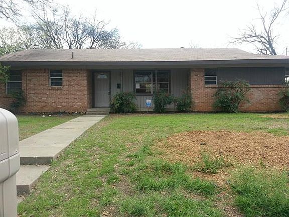 2nd image of 633 Oakwood Ave