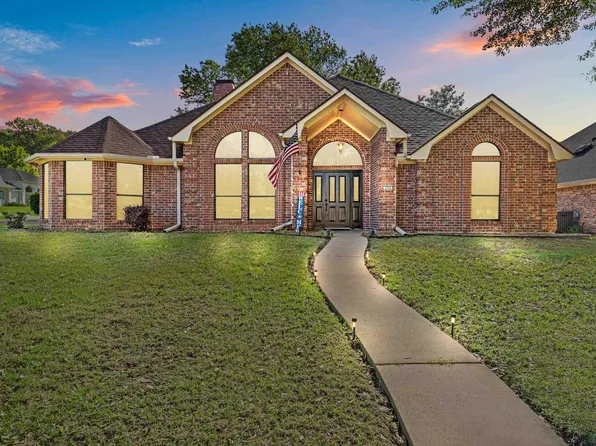 504 Lakewood Dr, Longview, TX 75604