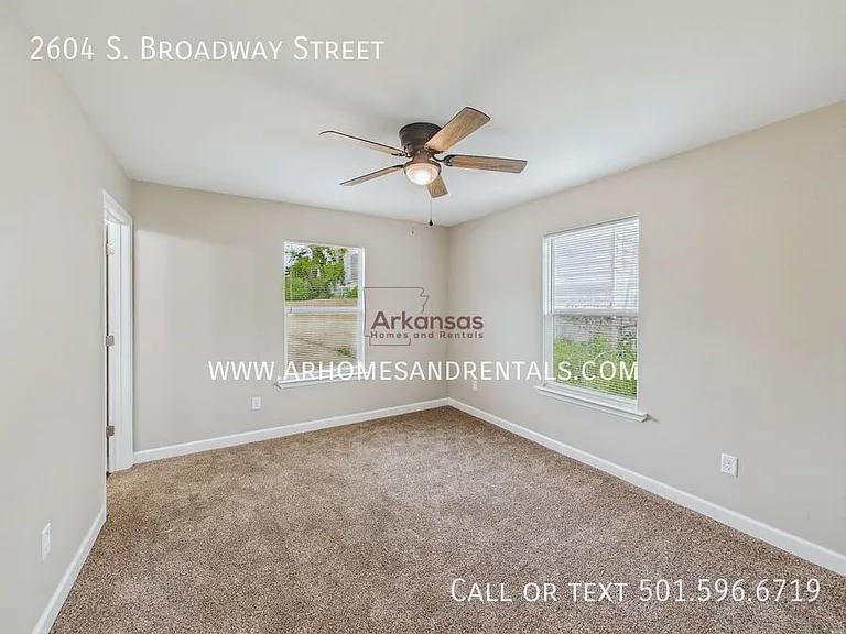 2604 S Broadway St — Photo 6