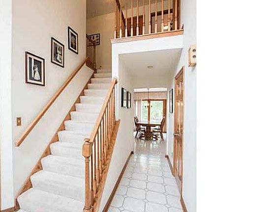3rd image of 4960 Cliffside Dr E