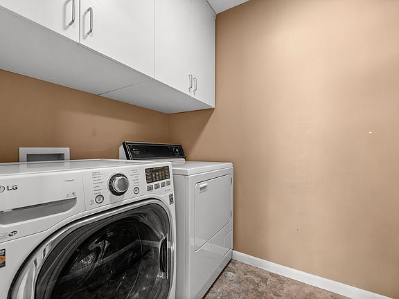 4th image of 1803 E Orchard Dr