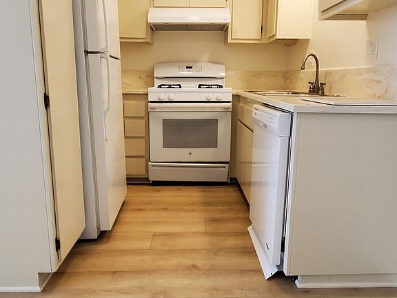3rd image of 324 Ellwood Beach Dr APT 2