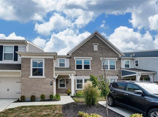 32 Old Pond Rd, Springboro, OH 45066