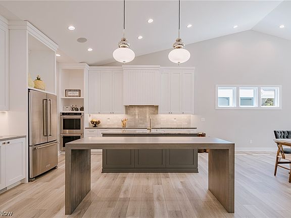 4th image of S/l 1 Bridgeport Way