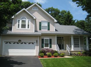 25 Huntington Rd, Basking Ridge, NJ 07920