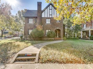 2201 Windsor Pl, Fort Worth, TX 76110