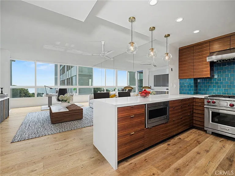 17352 W Sunset Blvd — Photo 7