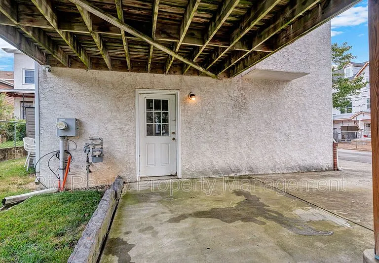 364 Prospect St — Photo 8